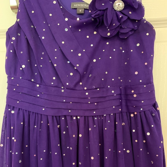 🛍 Purple sequin dress and purple flower with gem - Picture 5 of 7